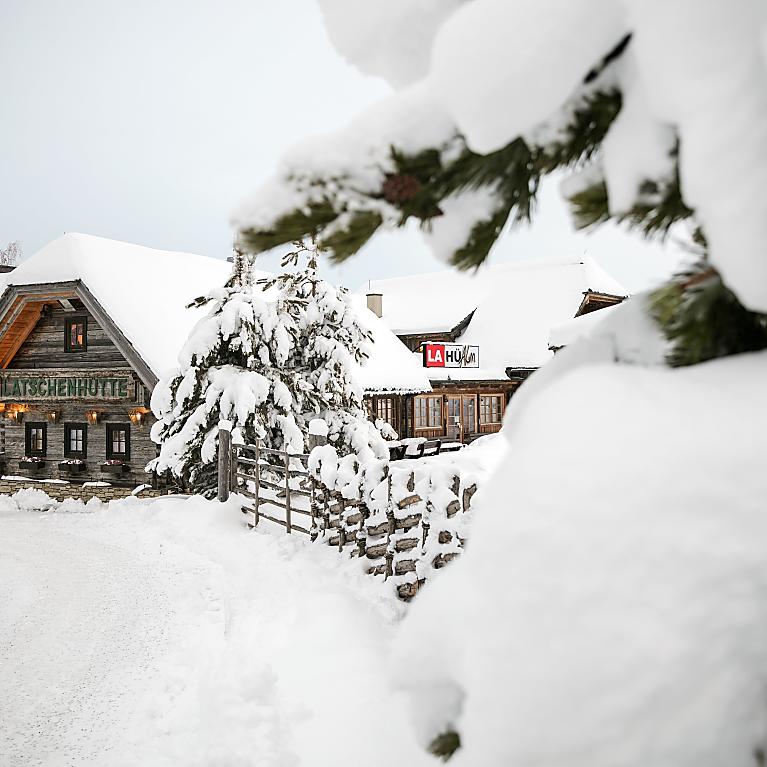 Einkehr in der LAHÜ beim Winterwandern in der Steiermark